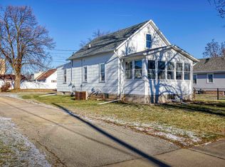 516 E 1st St, Kimberly, WI 54136