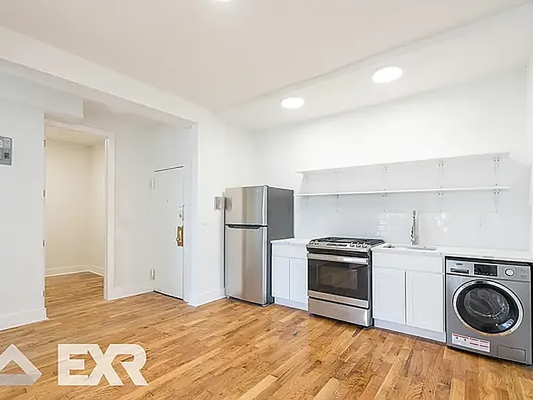 441 Wilson Ave #2B1 — Photo 8