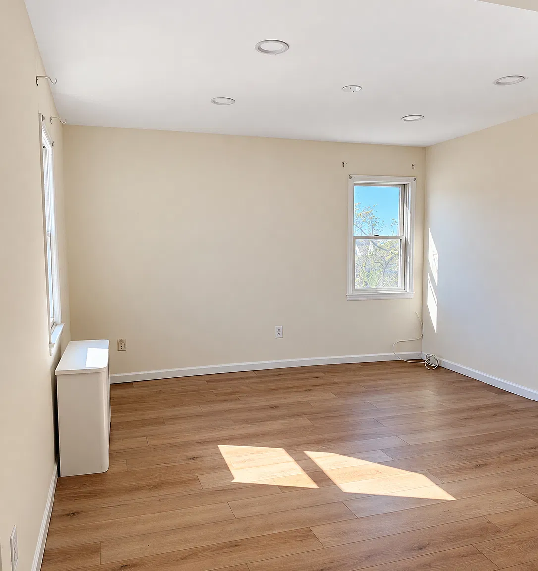 2 bed, 650 sqft, $2,300 — Photo 3