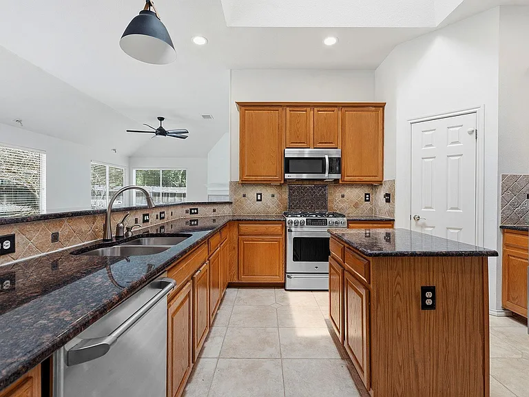 5021 McDade Dr — Photo 18