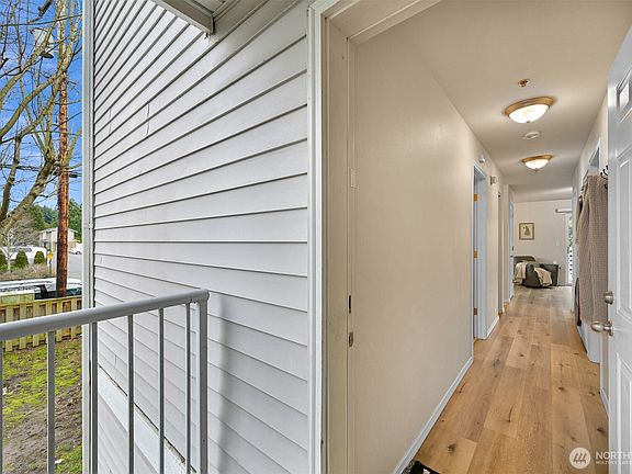 2nd image of 2709 W Maplewood Avenue #201