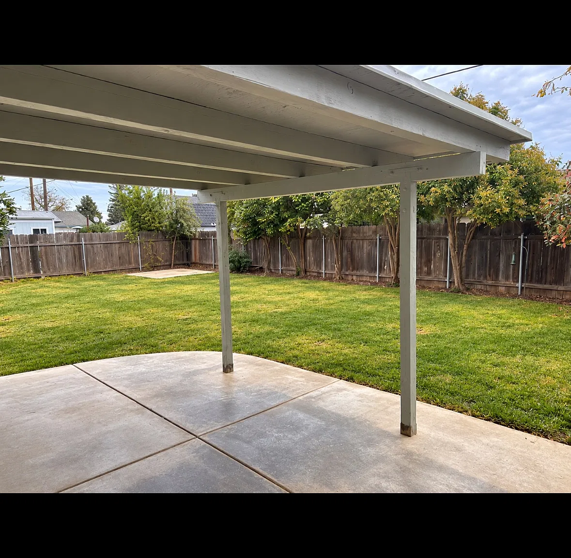 4 bed, 1376 sqft, $2,400 — Photo 3