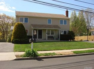 17 Cherry St, E Northport, NY 11731