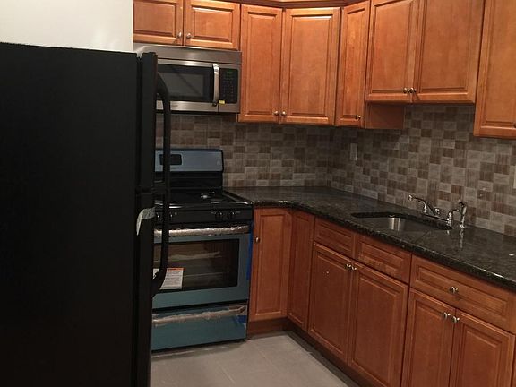 5th image of 2342 N Park Ave #1F