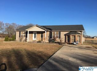 119 Quiet Ln, Hazel Green, AL 35750