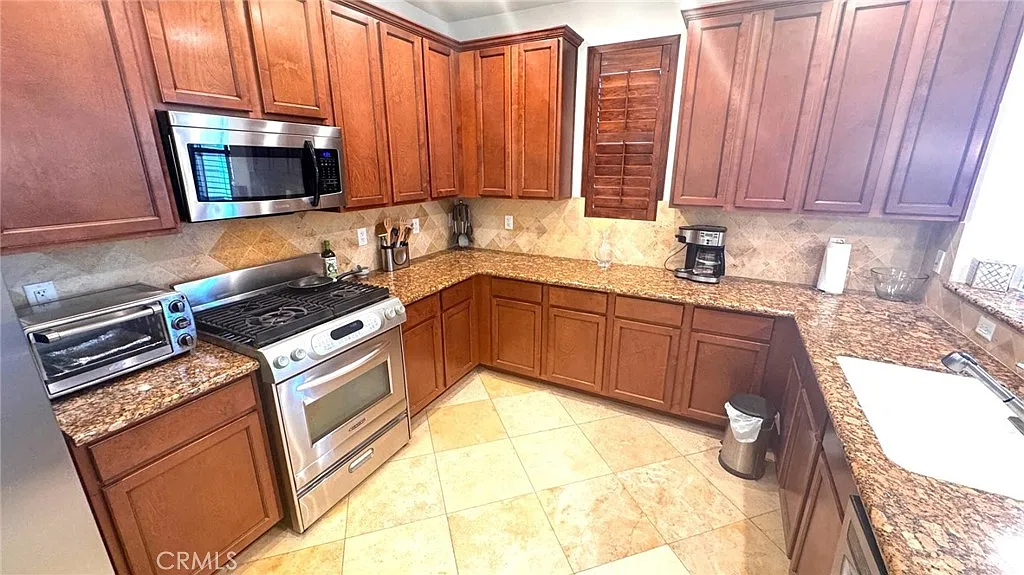 Building Photo - 52202 Rosewood Ln