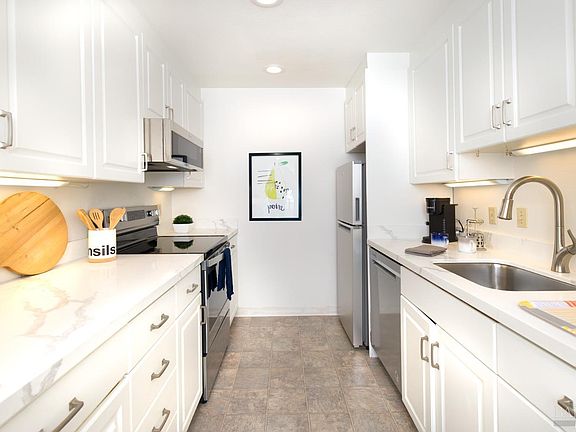3rd image of 100 Thorndale Drive #267