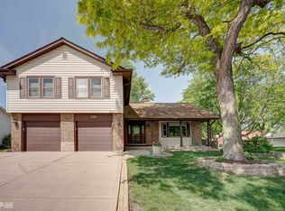 6830 Plymouth Rd, Downers Grove, IL 60516