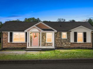 1570 Cherry Tree Dr, Clarksville, TN 37042