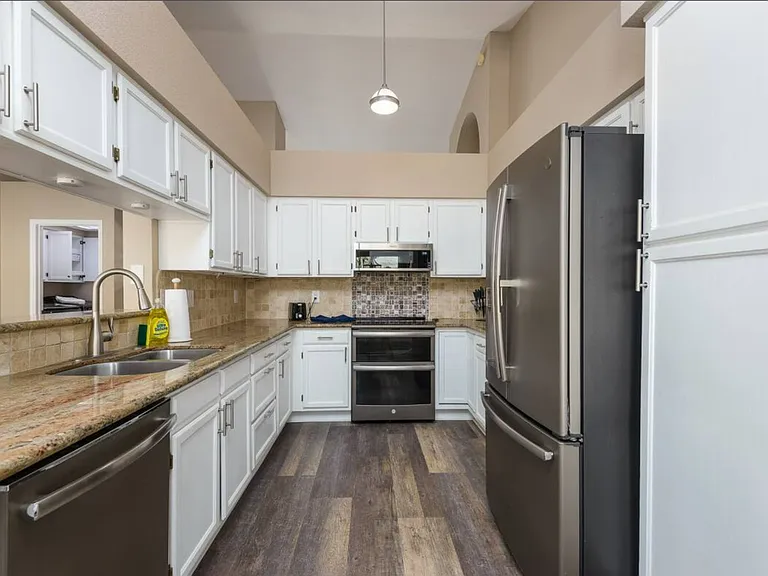 650 W Palo Verde St — Photo 20