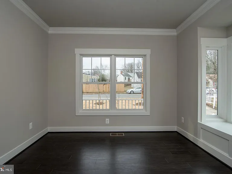 6928 Regent Ln — Photo 9