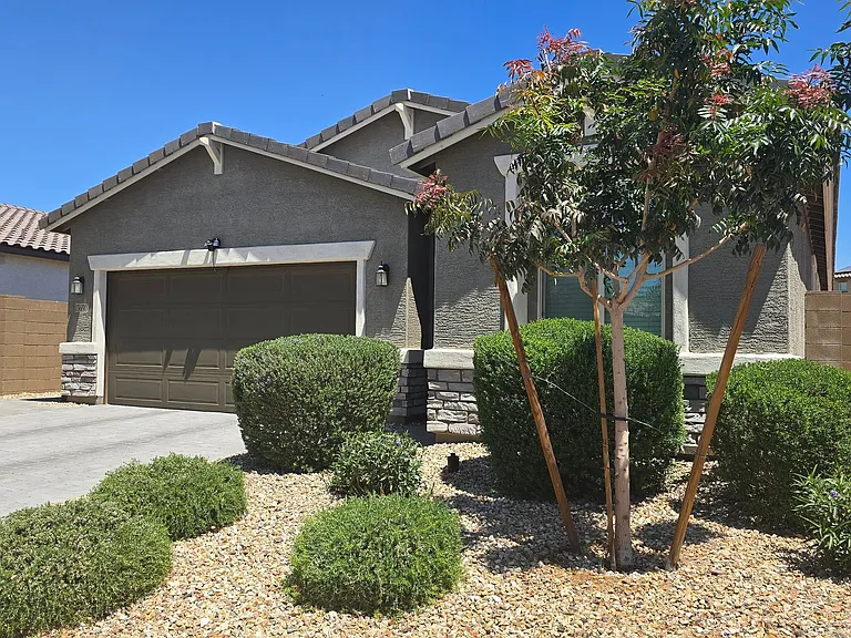 15650 W Morning Glory St — Photo 2