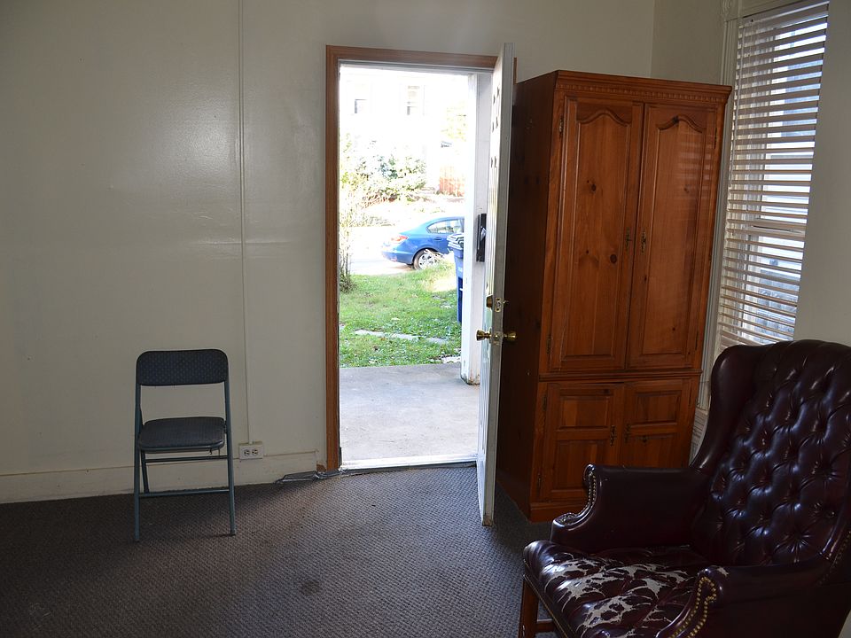 1st image of 37 1/2 E Dodridge St