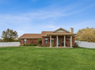 204 S Spring Branch Trl, Springtown, TX 76082