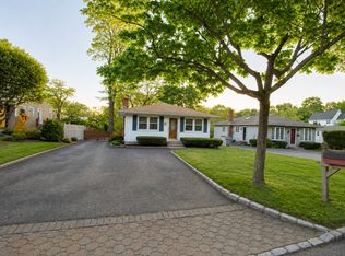 82 1st Ave, Kings Park, NY 11754