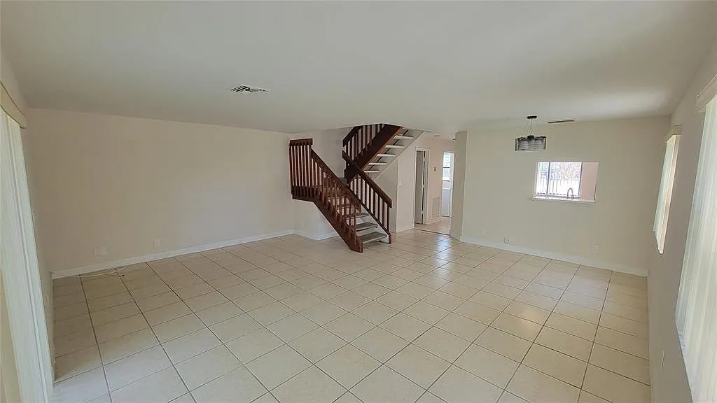 3 bed, 2.5 bath, 1630 sqft, $2,600 — Photo 3