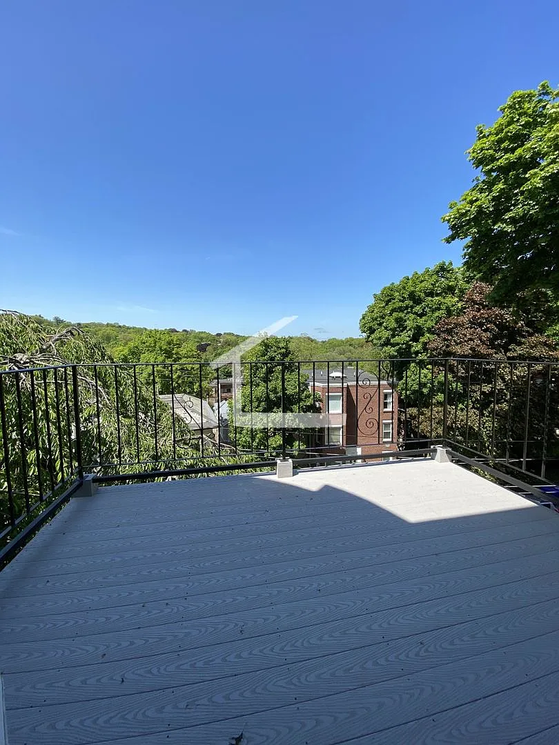 Unique Brookline Apartment. Don't miss this! — Photo 2