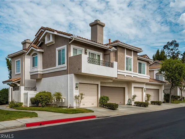 1045 S Daybreak Ct, Anaheim, CA 92808