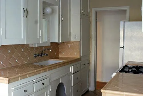 1340 E Harvard St — Photo 14