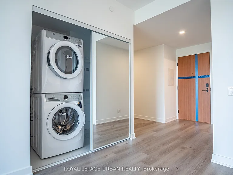 1660 Bloor St W #913 — Photo 6