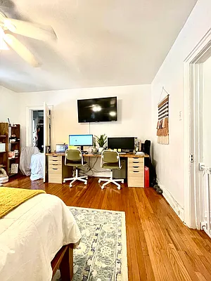 Rented by Pear NYC LLC | media 23