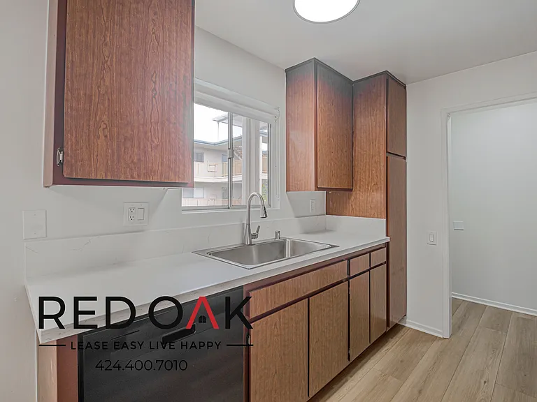 411 E Bay State St — Photo 43