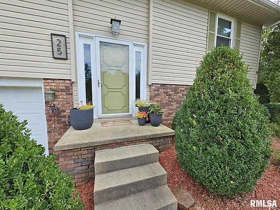 3rd image of 25 Turner Dr