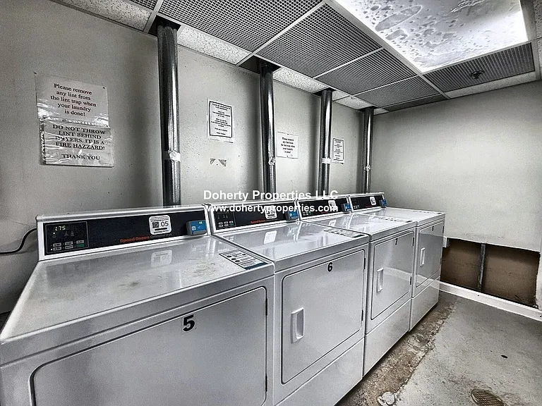 23-33 Middle St #4 — Photo 9