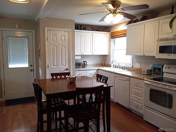 2nd image of 3093 Regent St