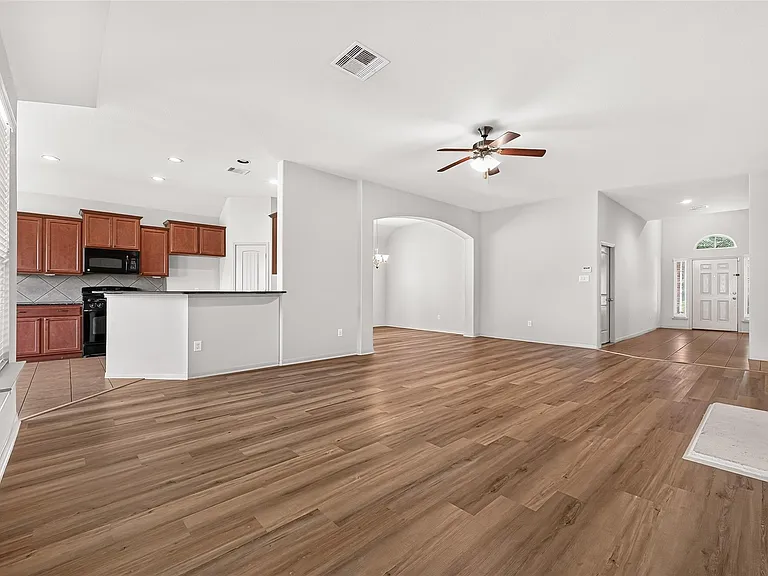 9214 Cavalier Ln — Photo 11