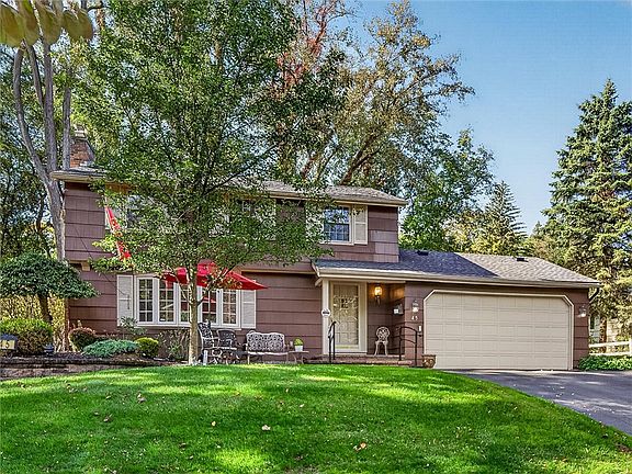 2nd image of 45 Shadowlawn Ct