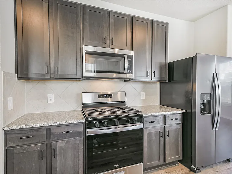 2934 Lawrence Park Ct — Photo 11