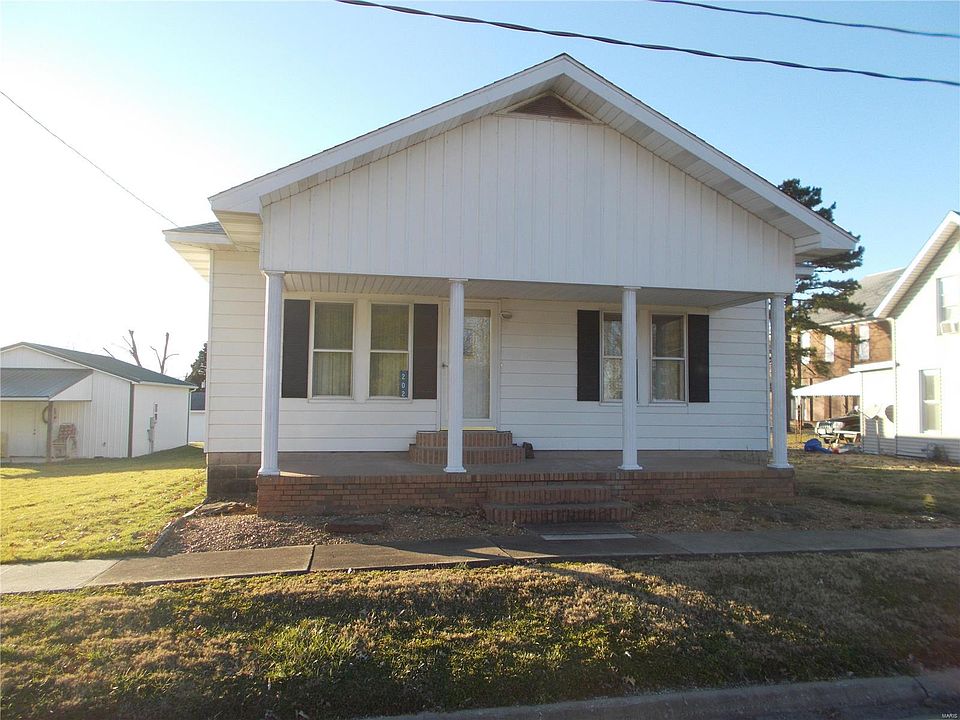 1st image of 202 S Main St