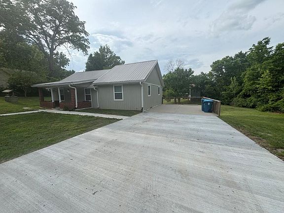 2nd image of 11828 E Roberts St