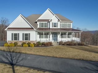 256 Country Club Rd, Hopewell Junction, NY 12533