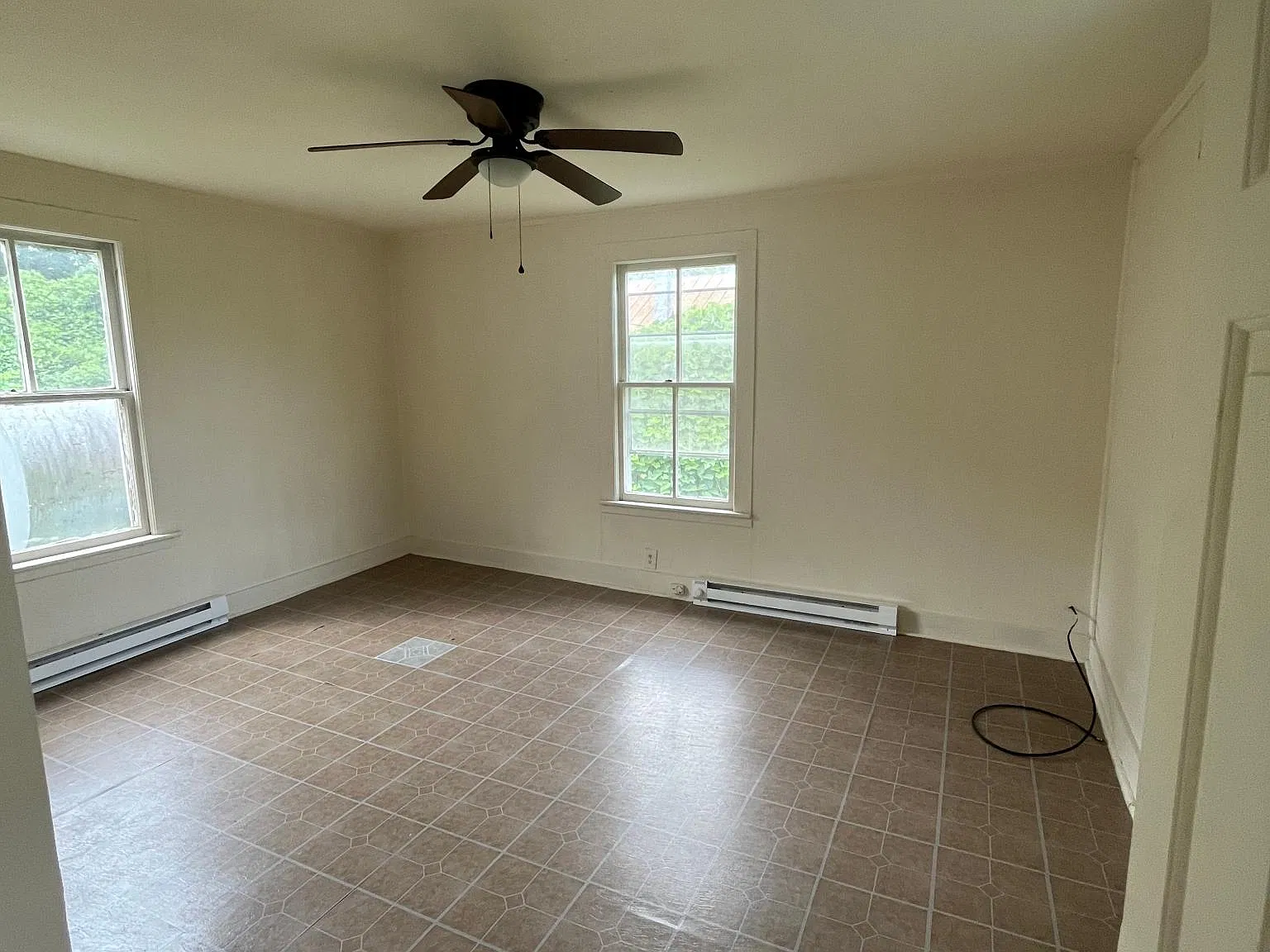 1 bed, 832 sqft, $700 — Photo 3