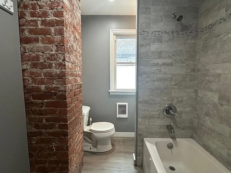 197 N Hamilton St #2 — Photo 6