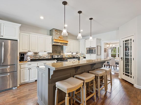 4th image of 92 Hickory Ridge Rd