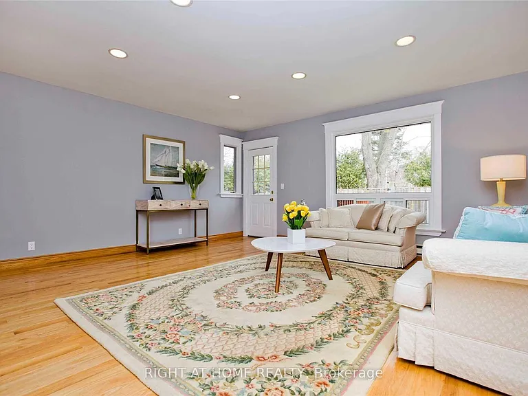 46 Overton Cres — Photo 3