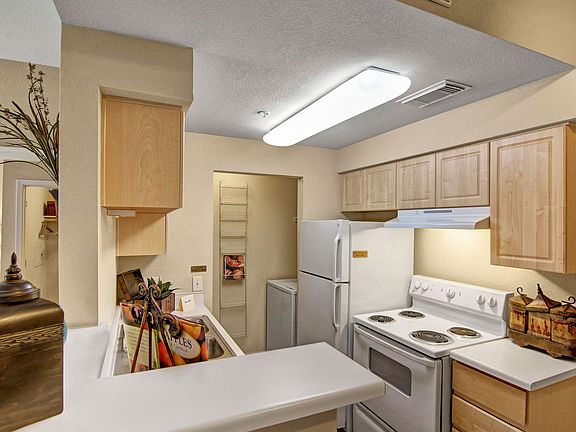 Retreat at Speedway Kitchen