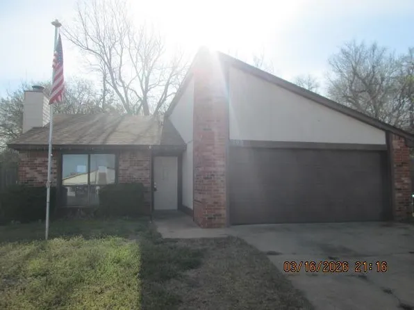 105 Stonewood Dr, Noble, OK 73068