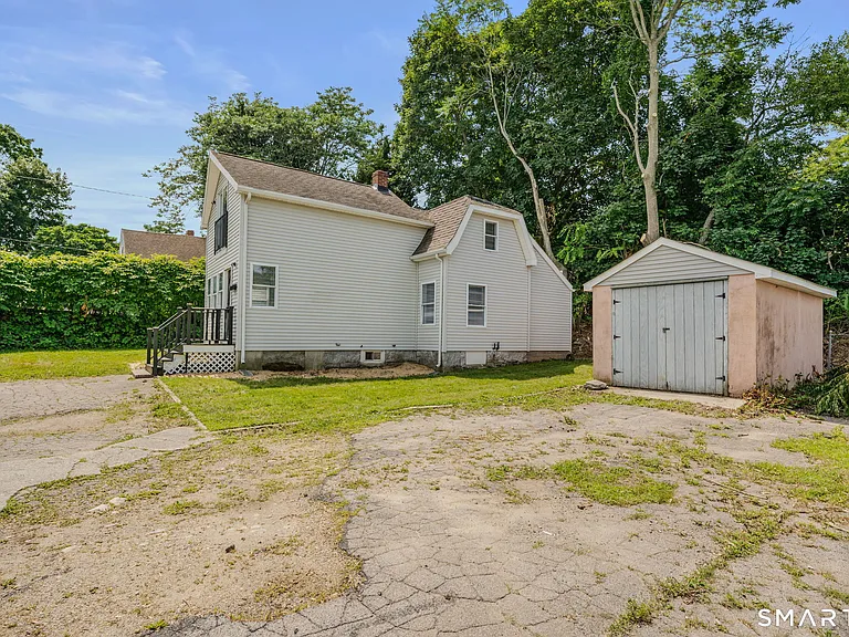 115 Pequot Ave — Photo 32