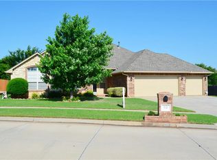 112 Summit Ridge Ct, Norman, OK 73071