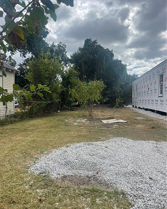 2nd image of 421 Homer St