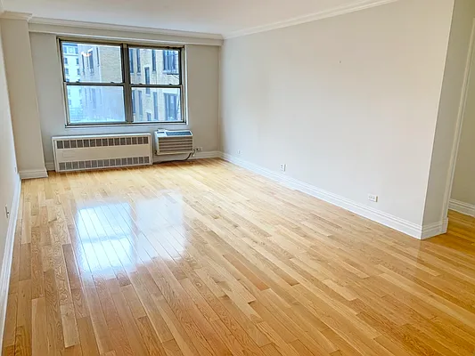 Rented by Stonehenge NYC LLC | media 98