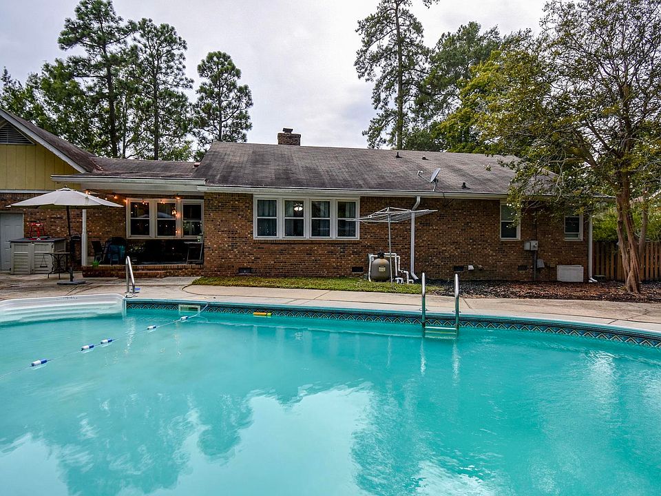 1st image of 208 Cedar Vale Dr