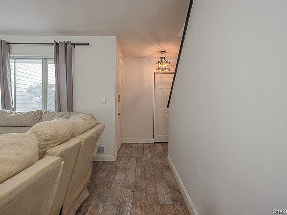 2nd image of 1406 Eagles Ridge Road