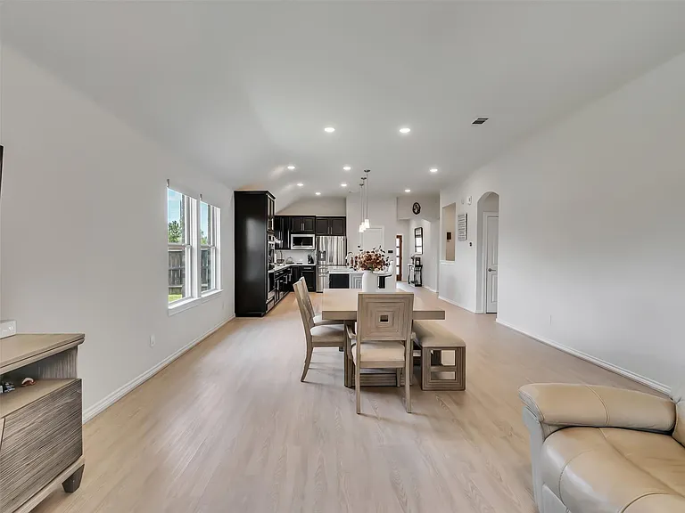 27997 Lone Hollow Ln — Photo 32