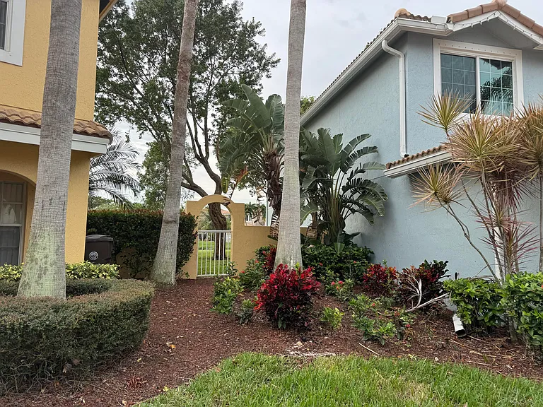 3472 Commodore Ct — Photo 31