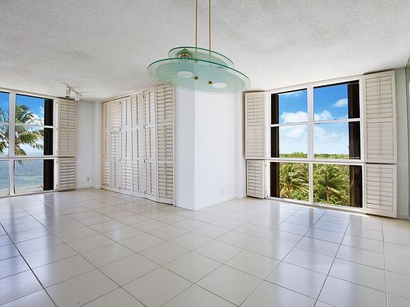 Dining Area Overlooks Park and Ocean